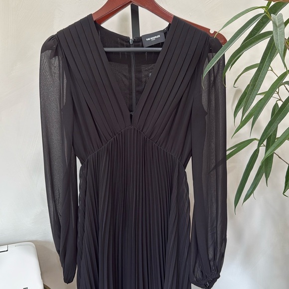 THE KOOPLES
Plissé Pleated Midi Dress size 0 NWT - Picture 5 of 12
